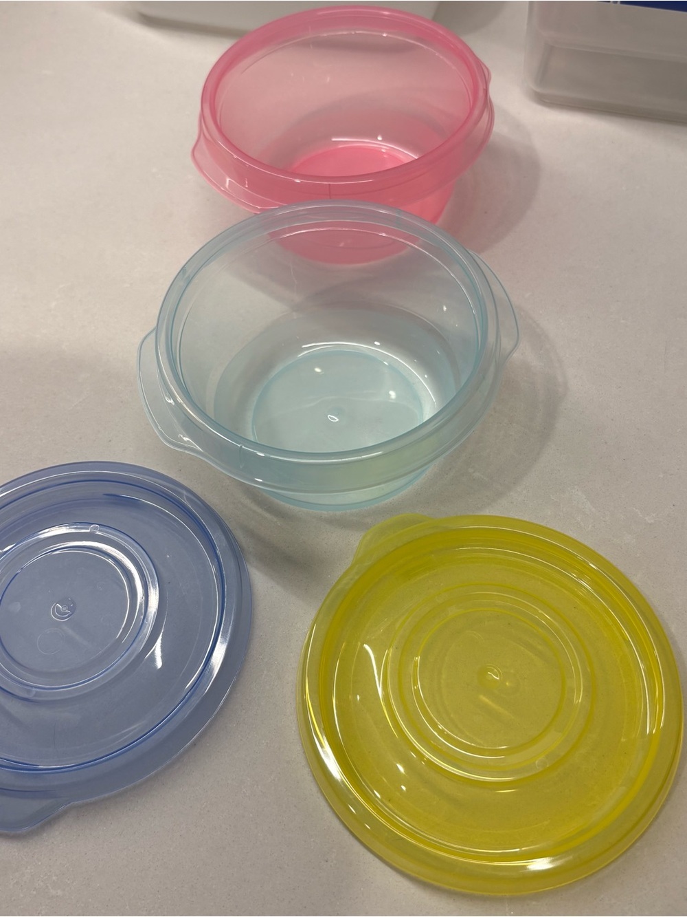 7 Piece Mixed Color Food Storage Containers - Multi-Color bundle - Picture 9 of 11